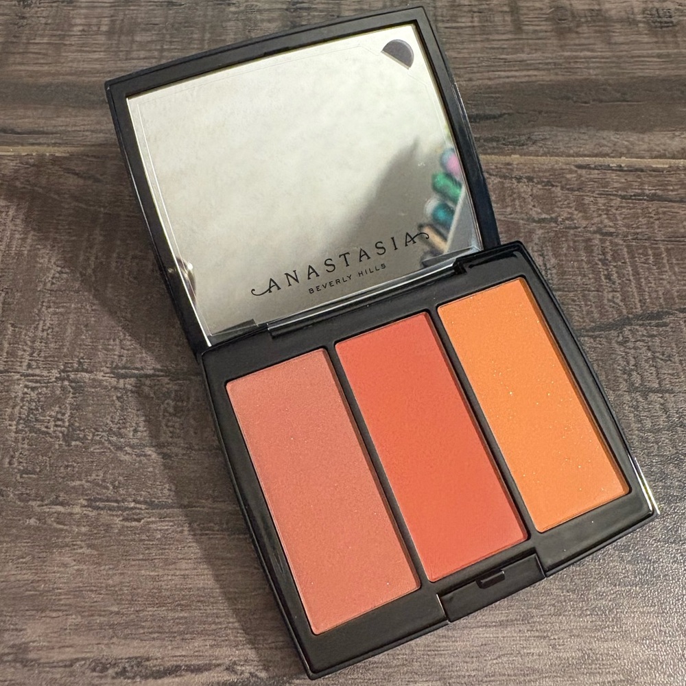 Anastasia Beverly Hills Blush Trio In Peachy Love